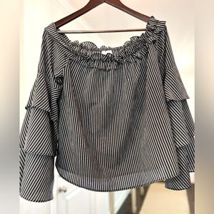 Off the shoulders - ruffled/flared sleeves - JUST ONE ANSWER BRAND